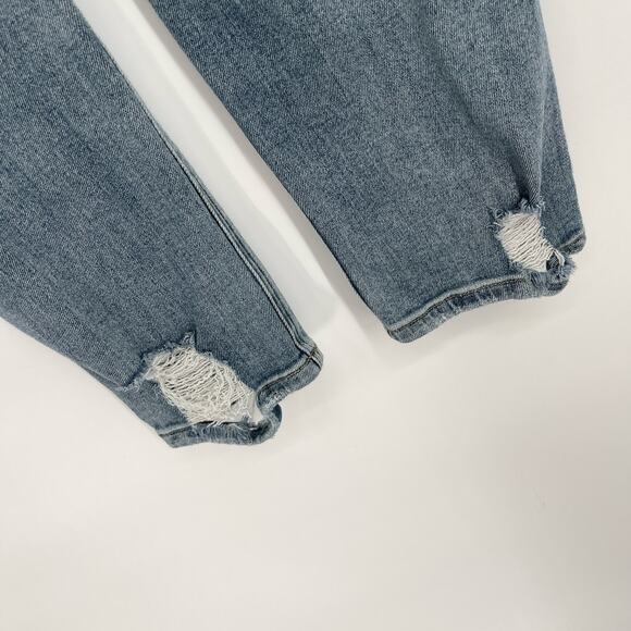 Vervet Women's Straight Leg Distressed Ripped Jeans Light Blue Wash Size 30 - Picture 8 of 11